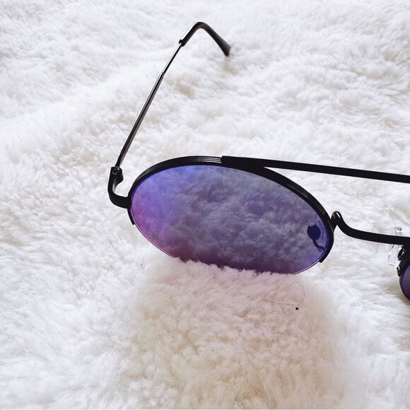 Carly Mirrored Blue & Green Chic Round Sunglasses - Picture 4 of 9